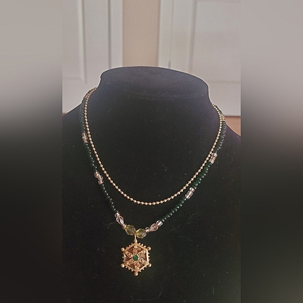 Hand made Necklace. 🌴